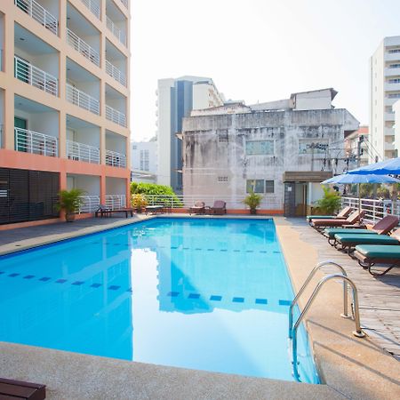 Eastiny Plaza Hotel Pattaja Kültér fotó
