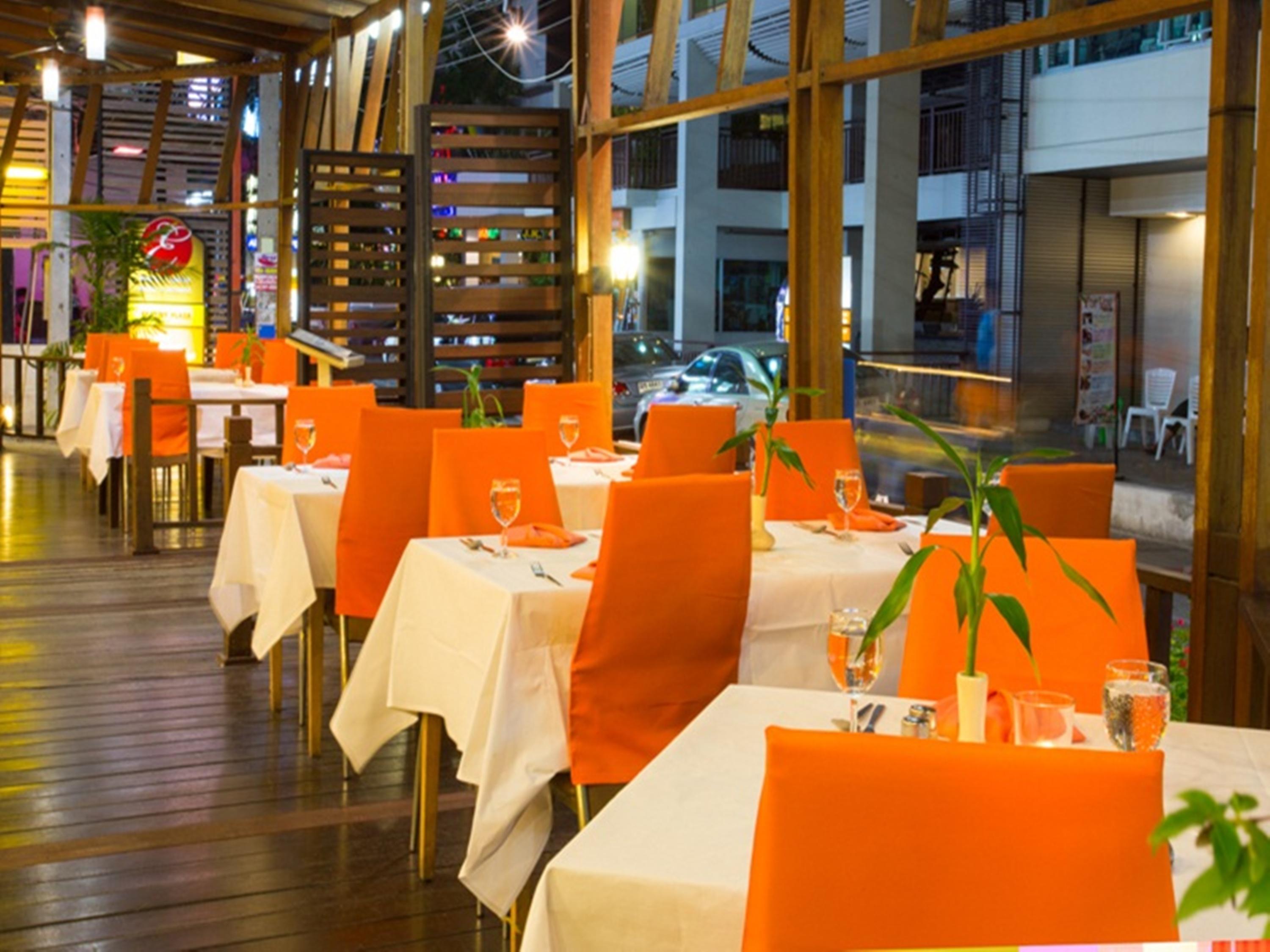 Eastiny Plaza Hotel Pattaja Kültér fotó