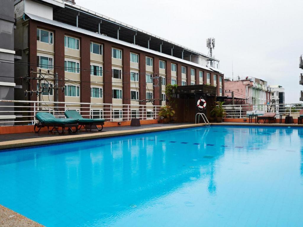 Eastiny Plaza Hotel Pattaja Kültér fotó