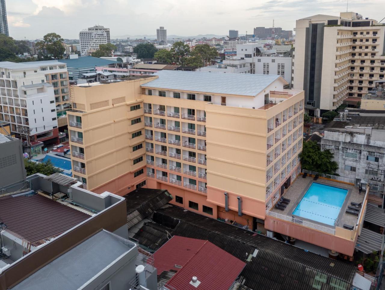 Eastiny Plaza Hotel Pattaja Kültér fotó