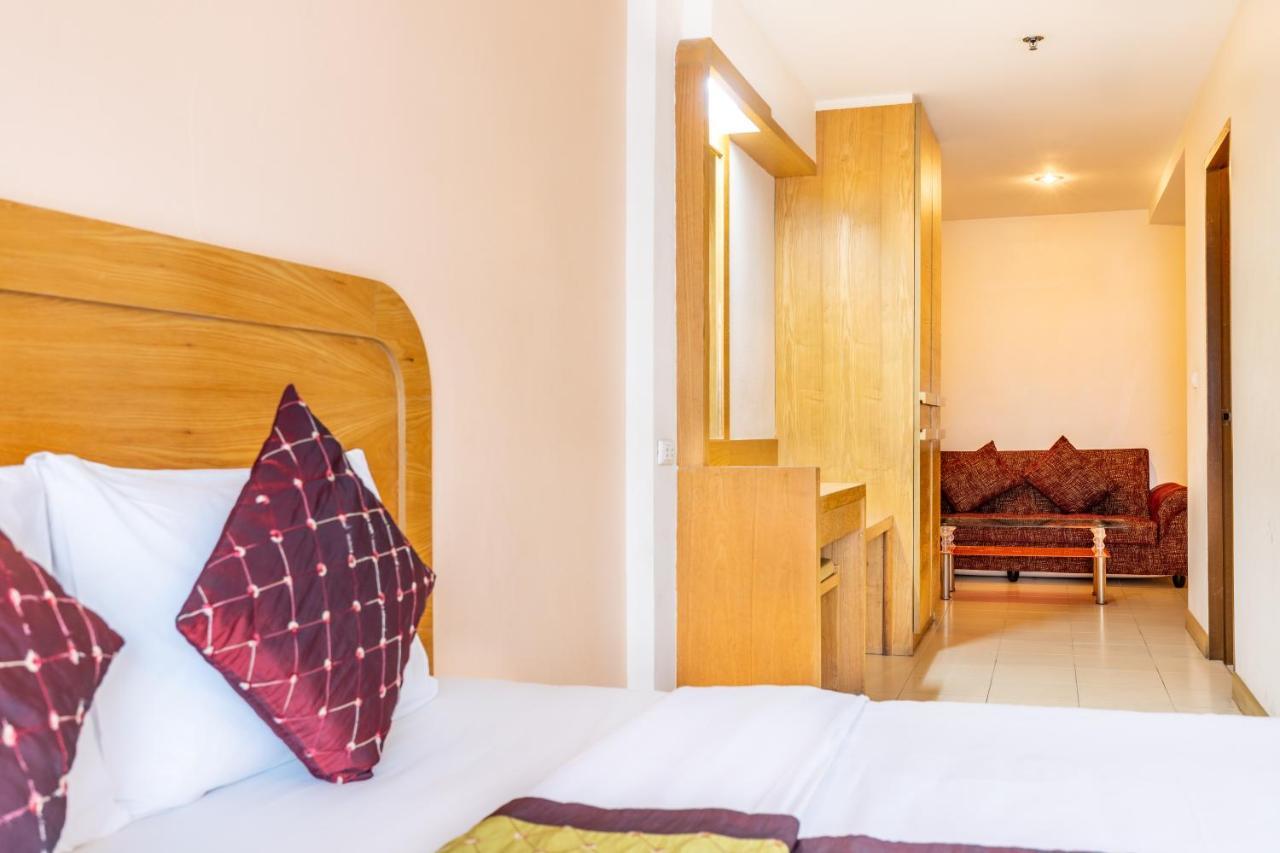 Eastiny Plaza Hotel Pattaja Kültér fotó